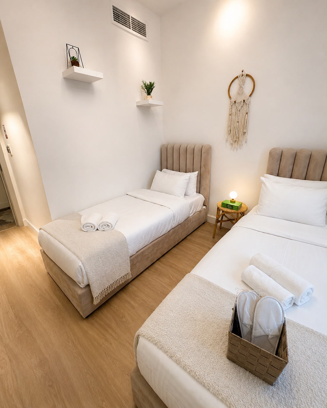 Flexible single-bed room at Noya Viva Family Villa